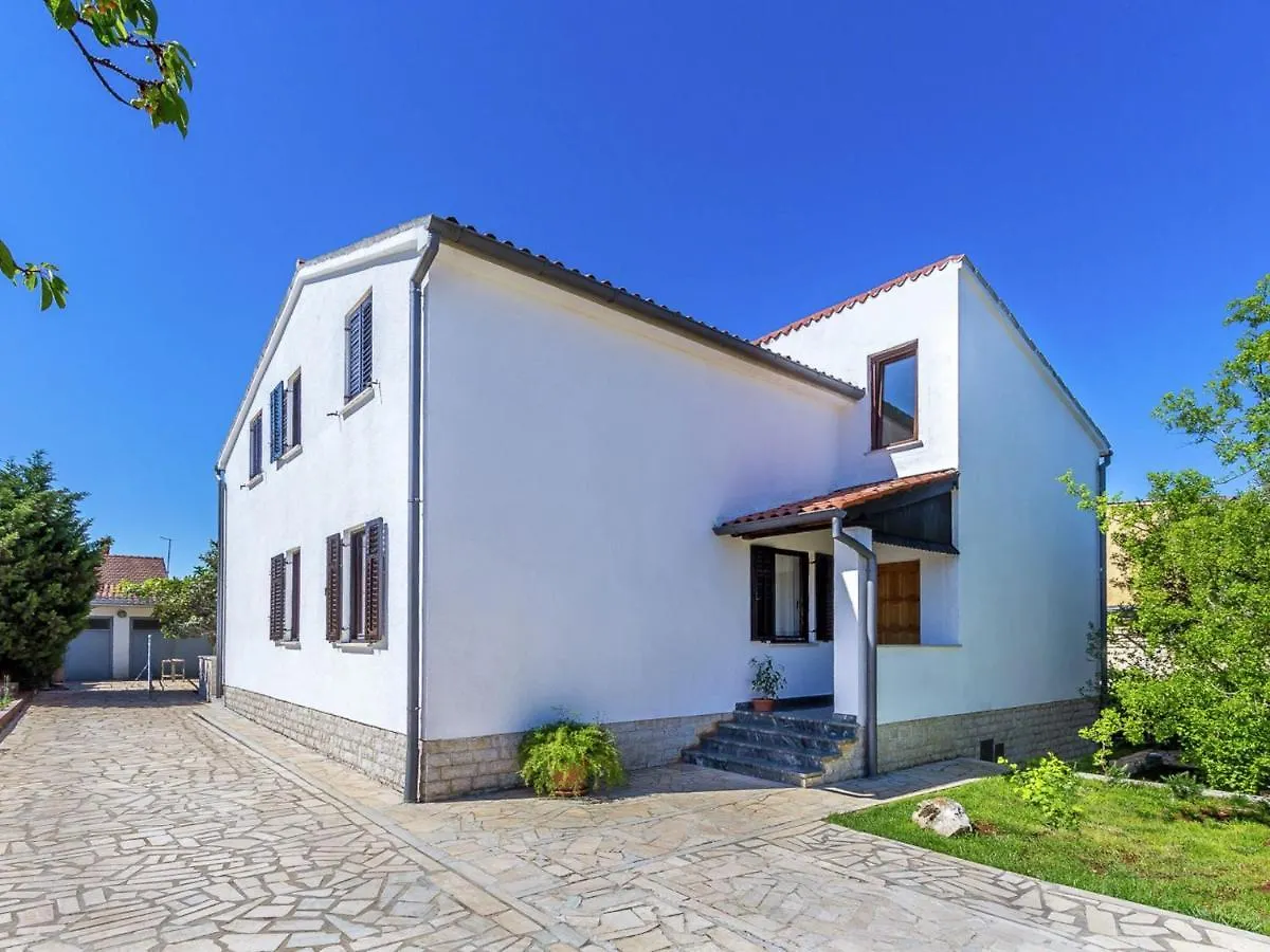 Modern Apartment In Katari With Terrace Pula