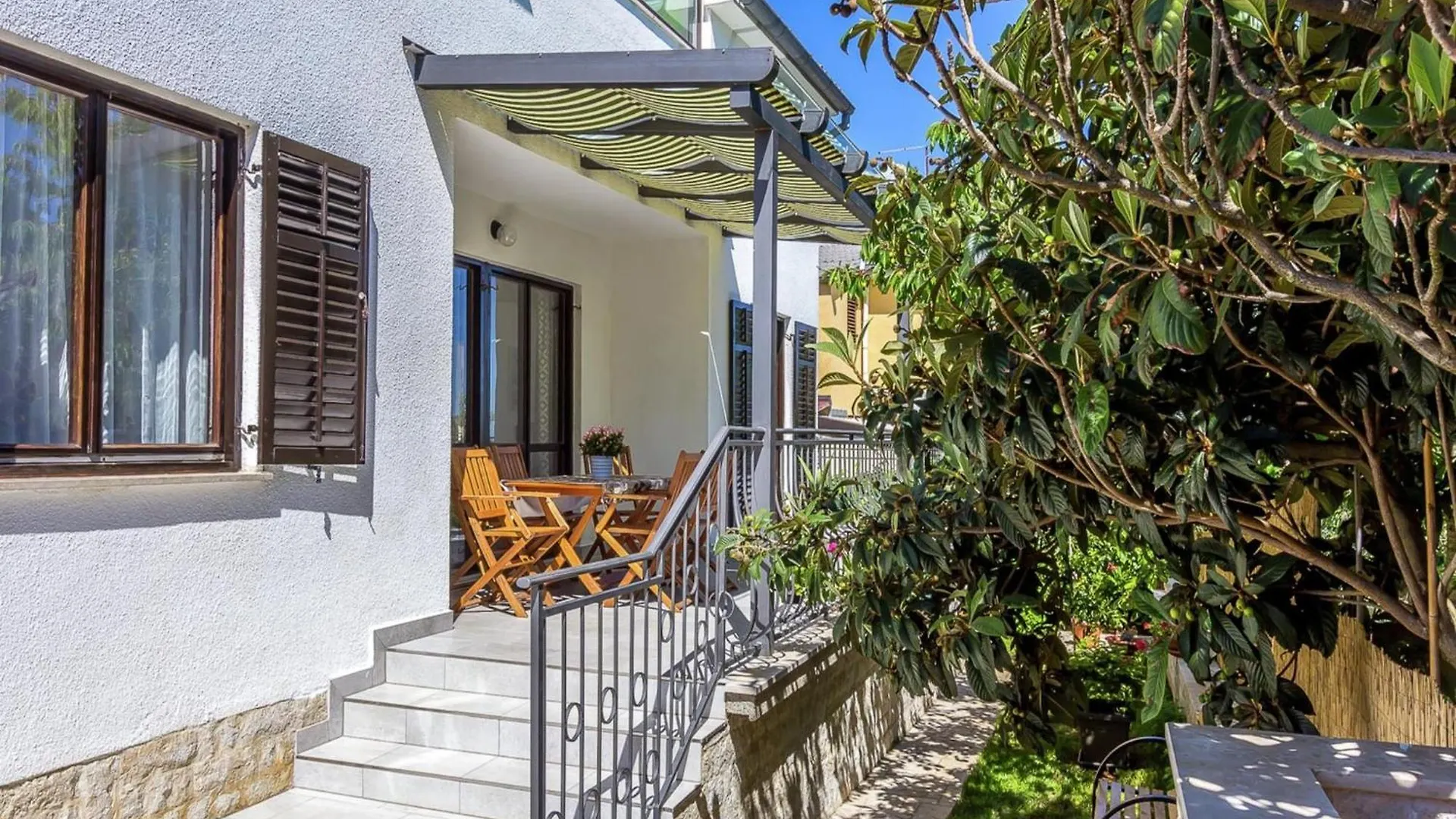Modern Apartment In Katari With Terrace Pula